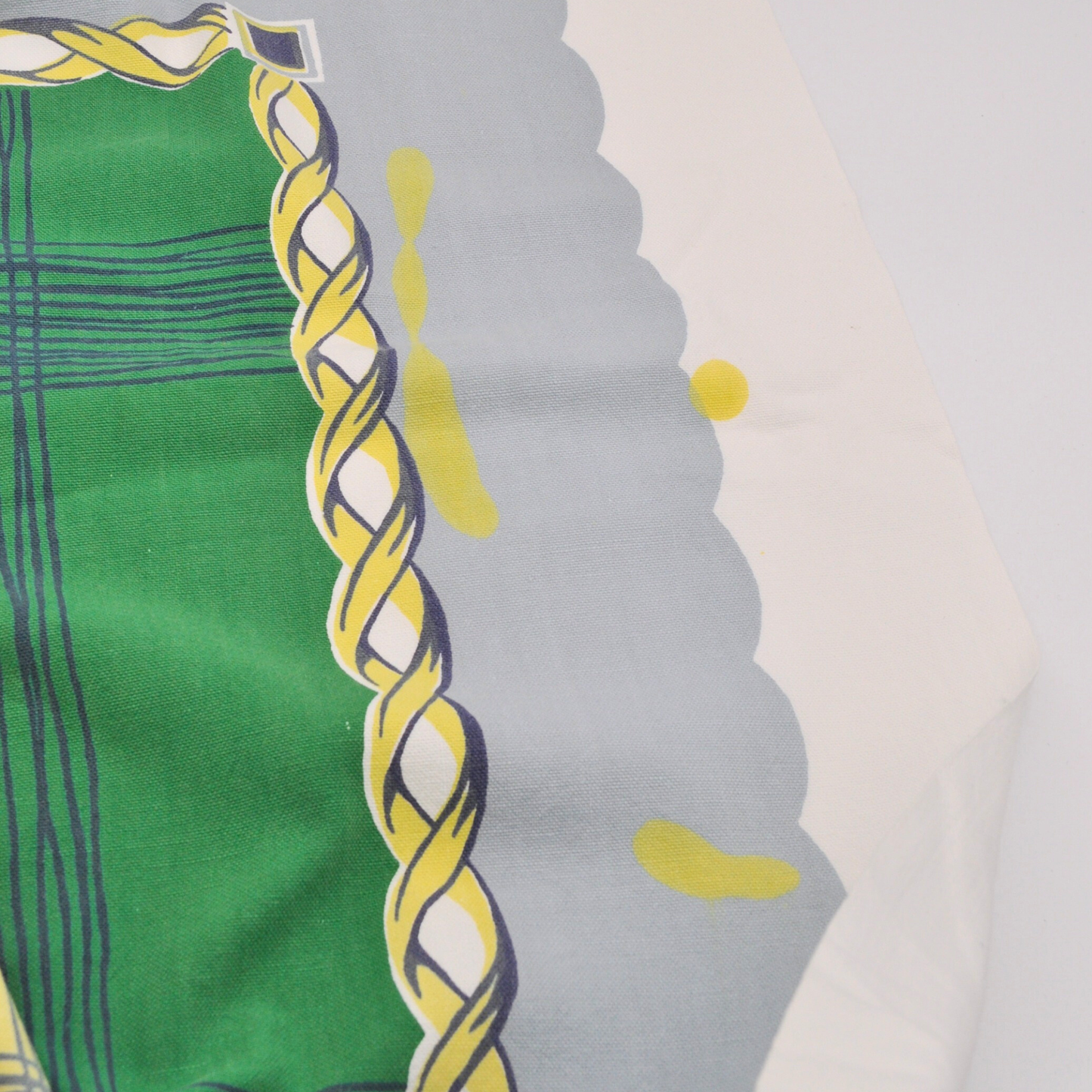 Ginny Table Covering