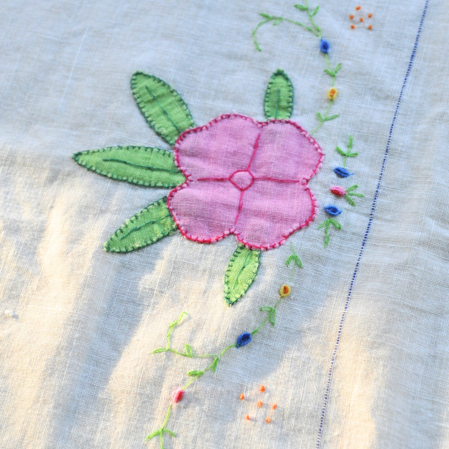 Danielle Table Covering