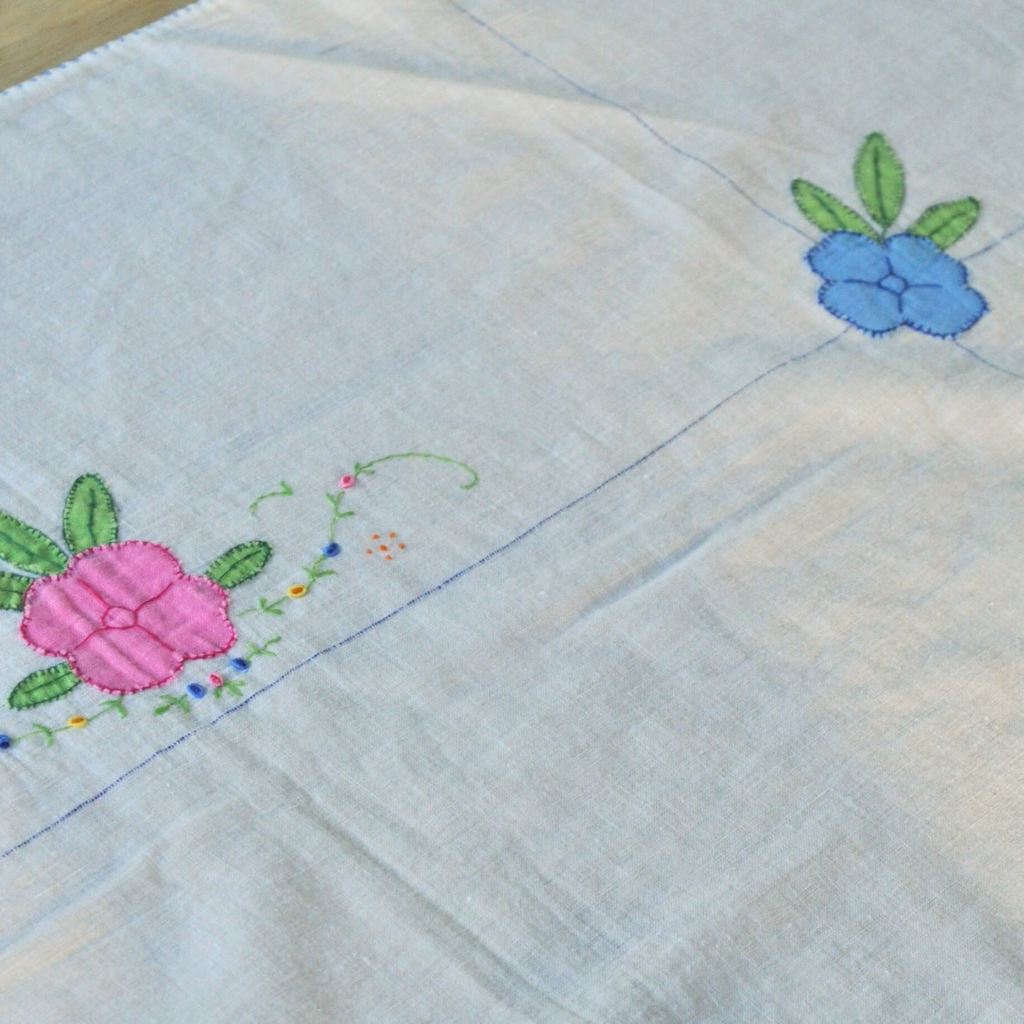 Danielle Table Covering