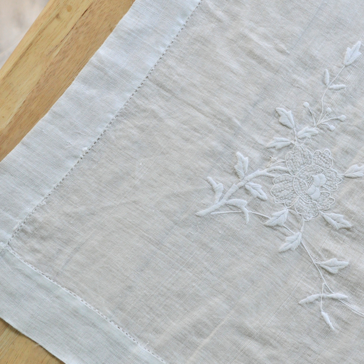 Hannah Table Covering