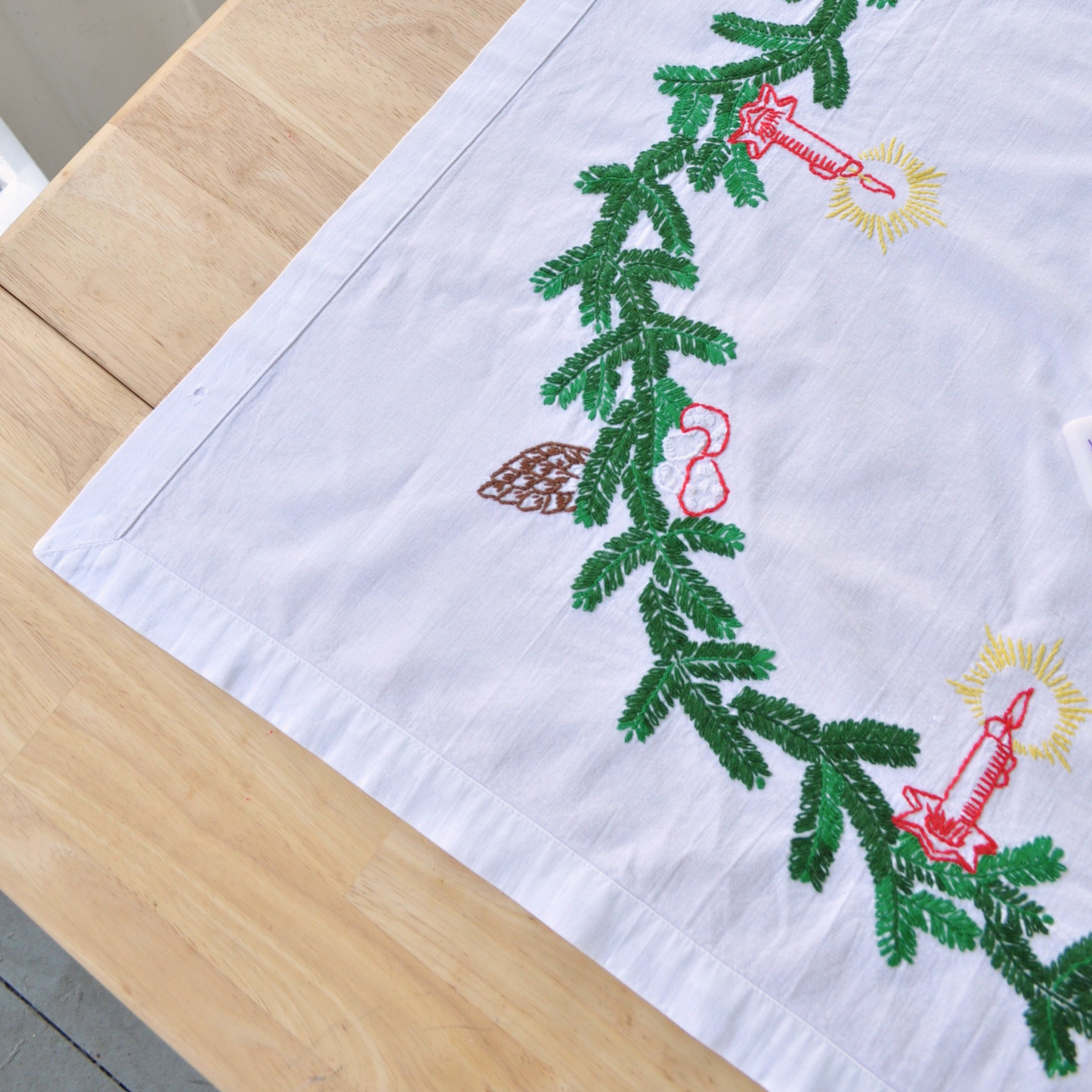 Rennie Table Covering