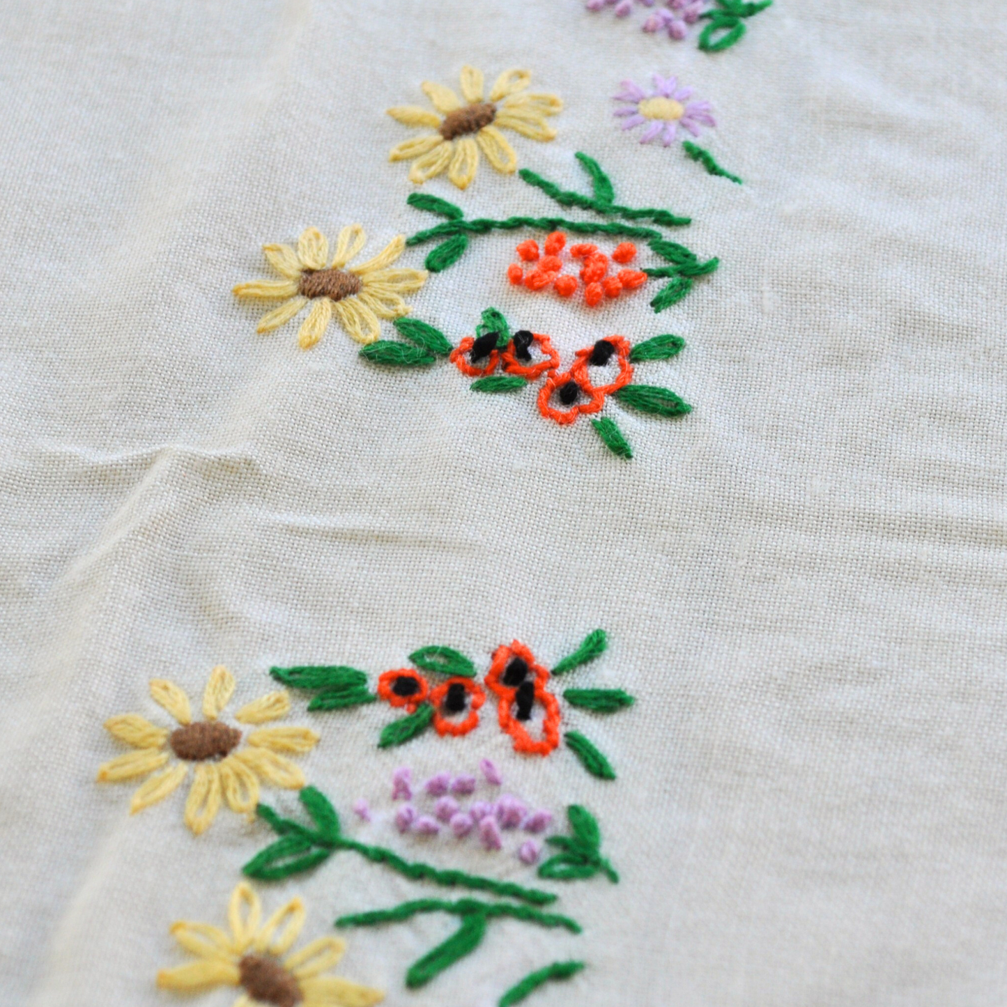 Sylvia Table Covering