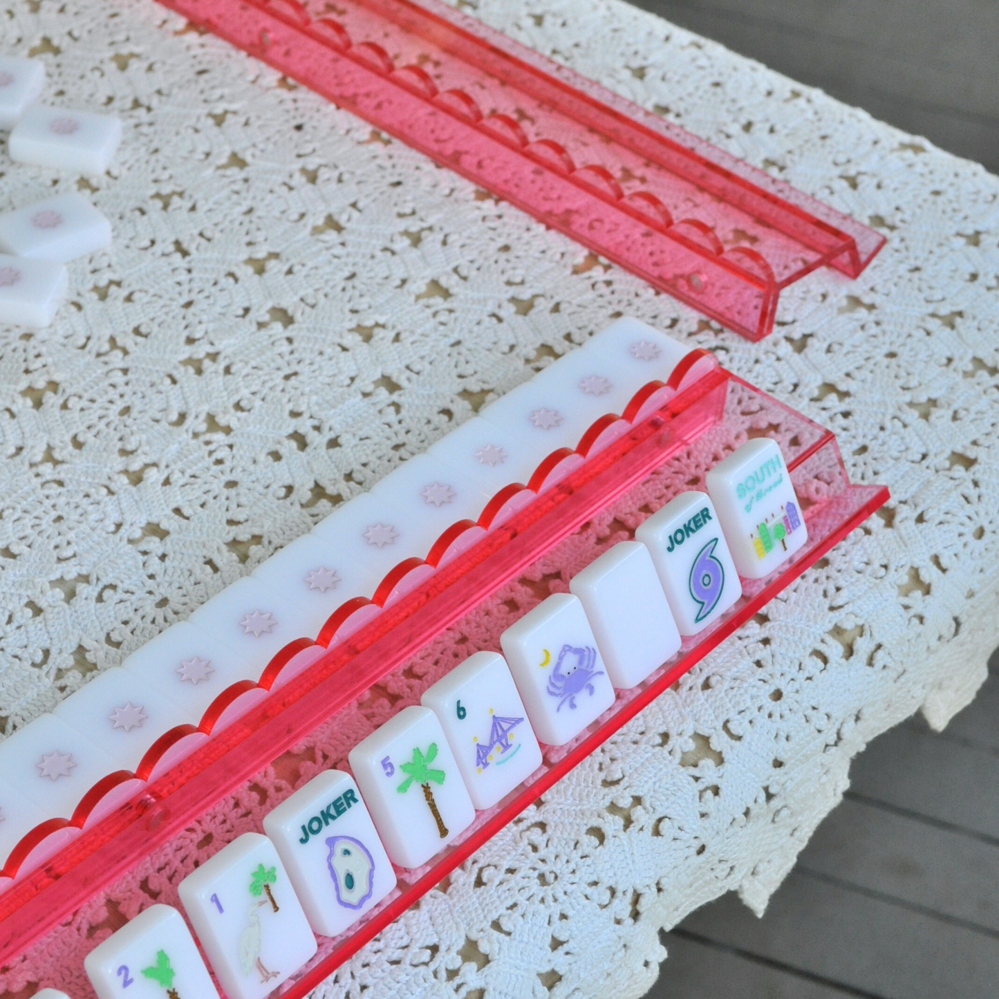 La Vie En Rose Mahjong Rack and Pusher, Set of 4