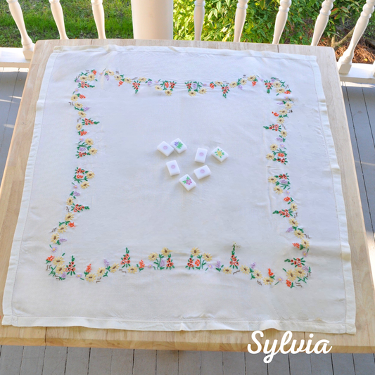 Sylvia Table Covering